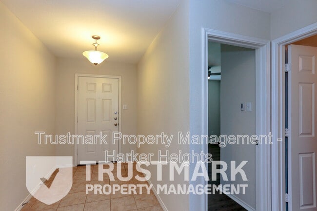 Building Photo - 1321 Cozy Creek Dr