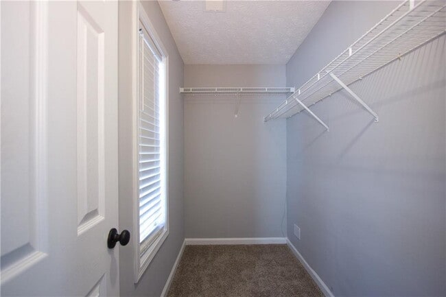 Building Photo - 413 Vista Way