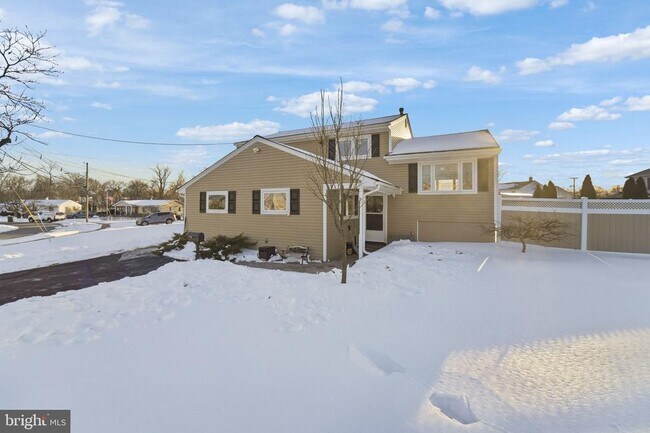 Building Photo - 38 Vine Way