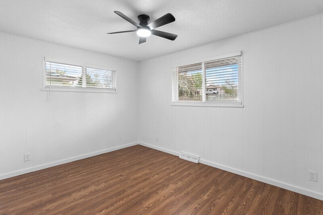 Building Photo - 6220 W Ohio Ave