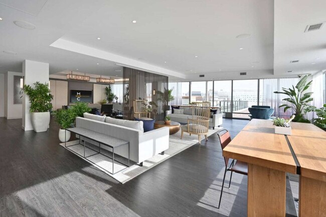 Building Photo - 99 Kneeland St