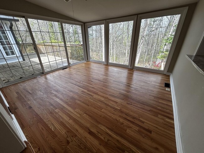 Building Photo - 101 E Lewis Rd