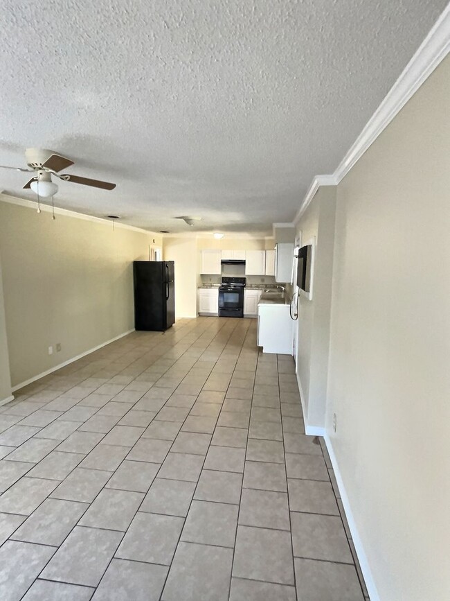 Building Photo - 3 BD 1.5 BA Ocean Springs Rental in the Go...