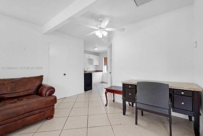 Building Photo - 2415 Pierce St