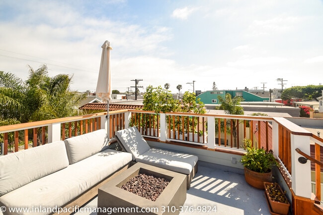 Building Photo - Exquisitely Remodeled Craftsman Style Home