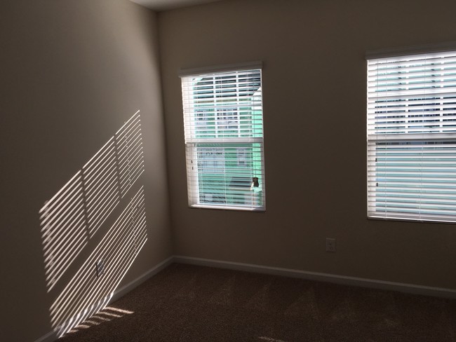 Building Photo - 1444 Salem Creek Dr