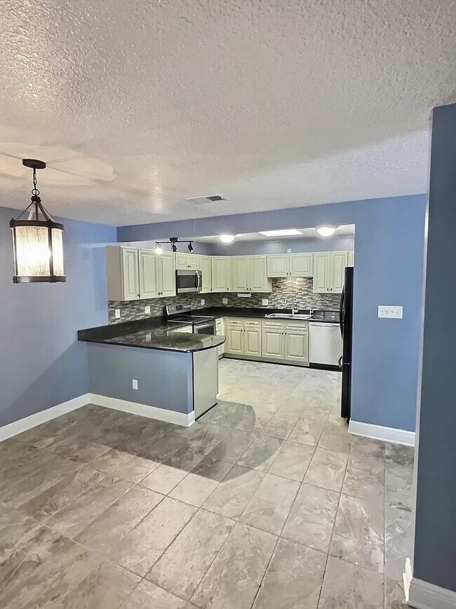 Building Photo - 118 Linnet Dr