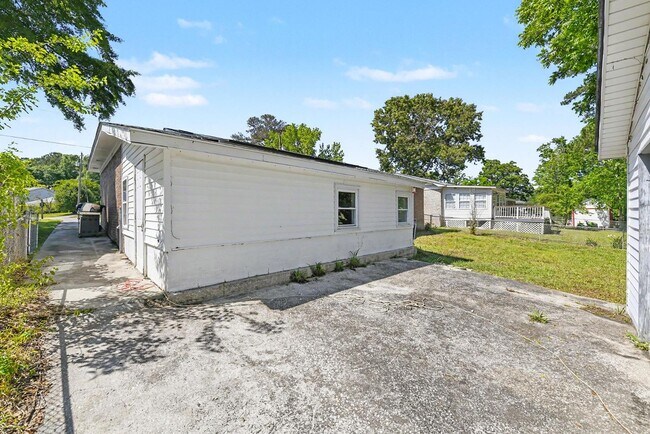 Building Photo - 106 Rahway Rd
