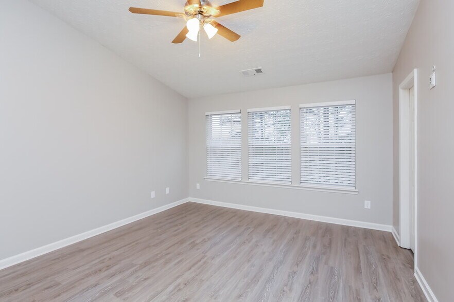 Building Photo - 1374 Ivey Pointe Dr SE