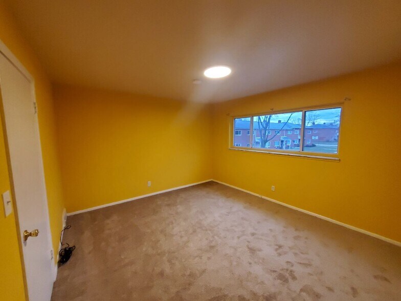 Building Photo - 23755 Banbury Cir