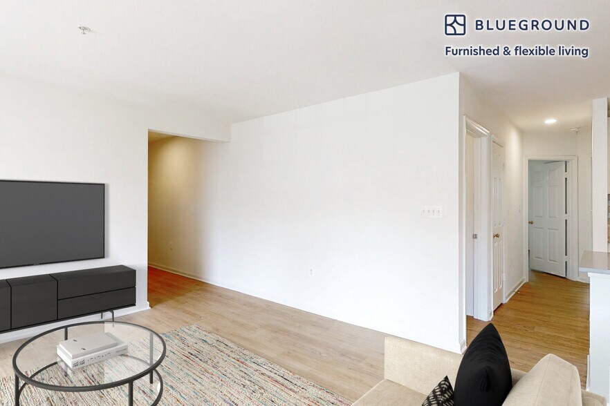 Building Photo - 1569 Onyx Dr