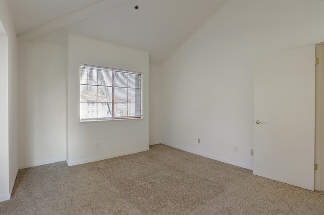 Building Photo - 10252 Danube Dr