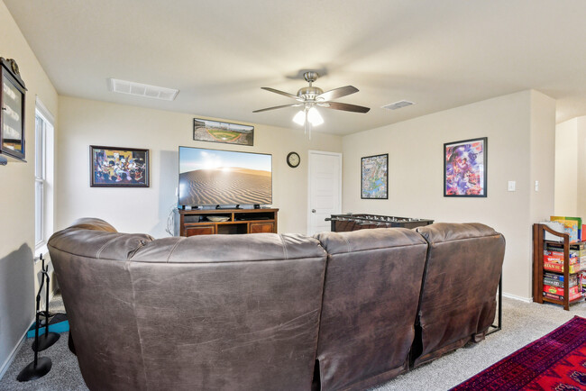 Building Photo - 513 Chelson Hunt