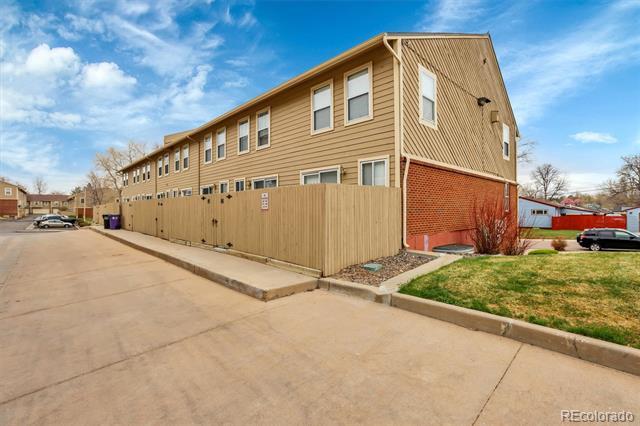 Building Photo - 3300 W Florida Ave