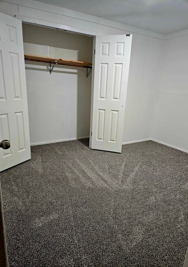 Building Photo - 118 Totem Pole St