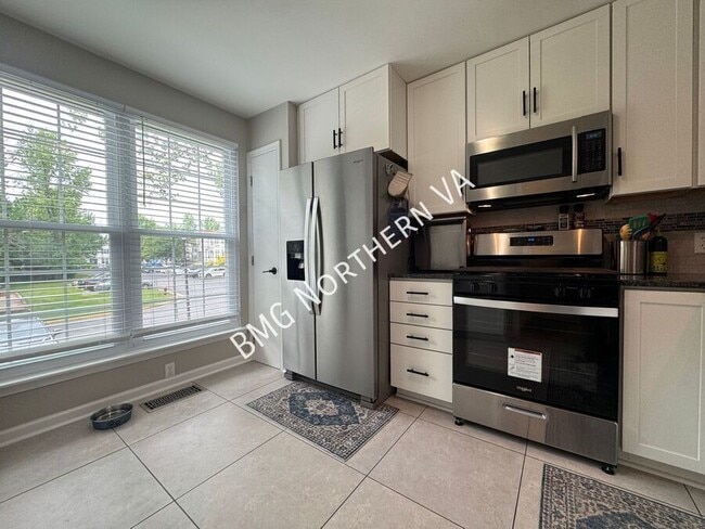 Building Photo - 301 Bridle Crest Square NE