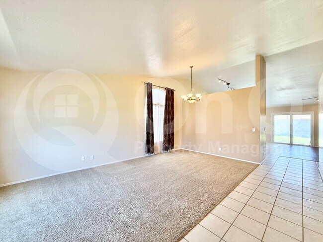 Building Photo - 2321 E Remington Pl