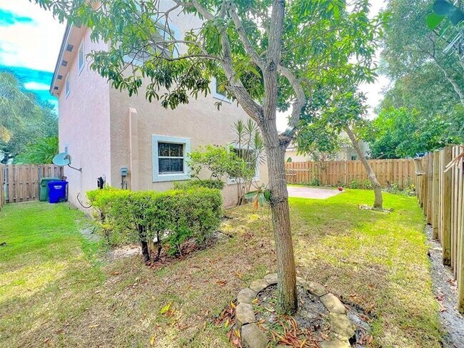 Building Photo - 2132 NW 75th Way