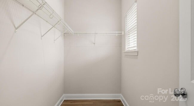 Building Photo - 1748 Marglyn Dr