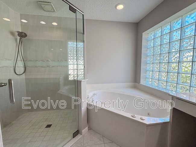 Building Photo - 822 Summer Bay Dr