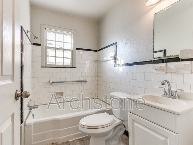 Building Photo - 527 E Boeing Dr