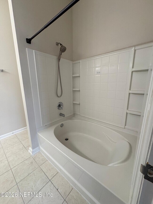 Building Photo - 607 Crystal Way