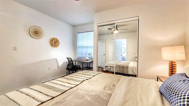 Building Photo - 3705 SW 27th St