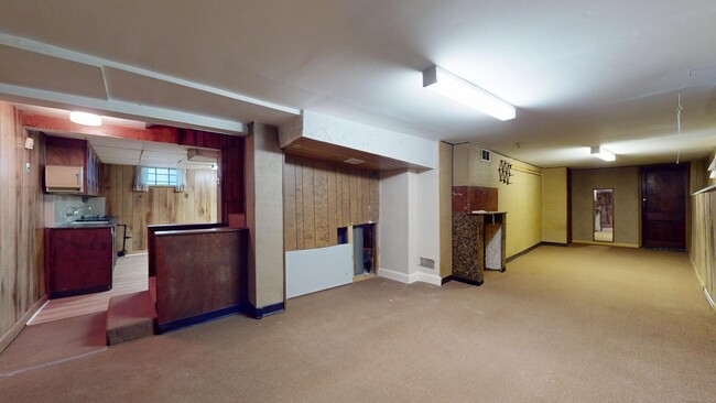 Building Photo - 907 New Britain Ave