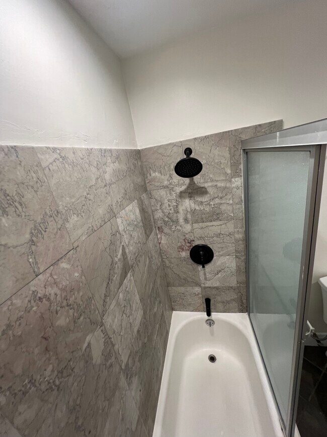 Building Photo - 4325 W 135th St