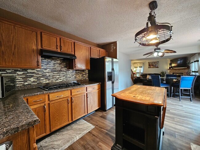 Building Photo - 10633 Cyrus Dr