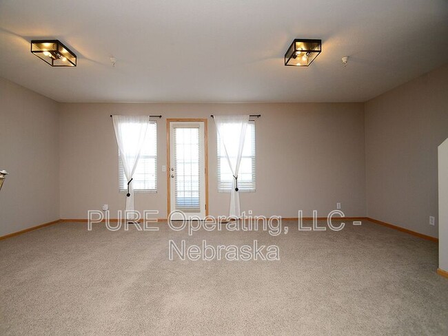 Building Photo - 16767 Laurel Plaza