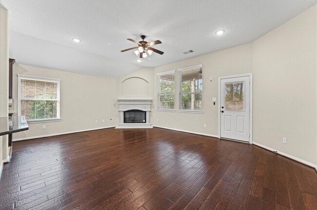 Building Photo - 38 Tallgrass Way