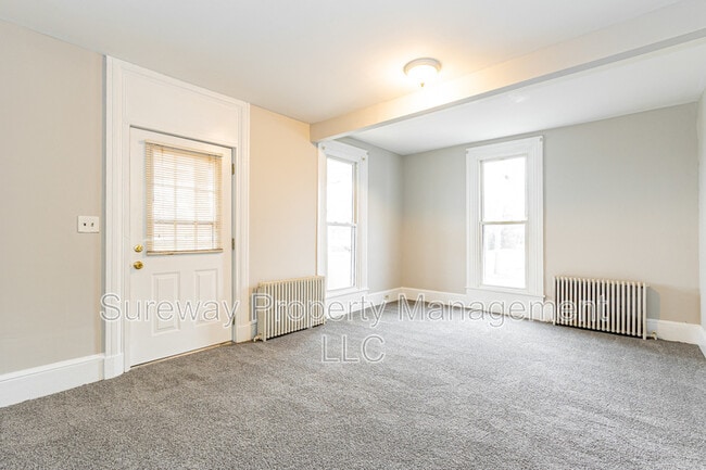 Building Photo - 238 N Main St