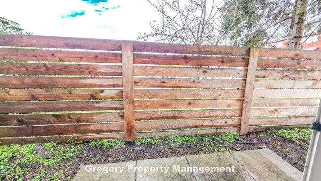 Building Photo - 4425 Meridian Ave N