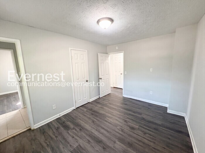 Building Photo - 193 W Canterbury Dr