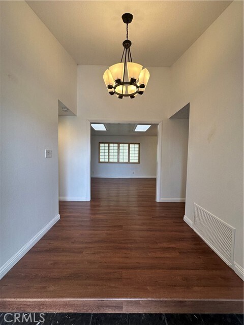 Building Photo - 9388 Valley View St