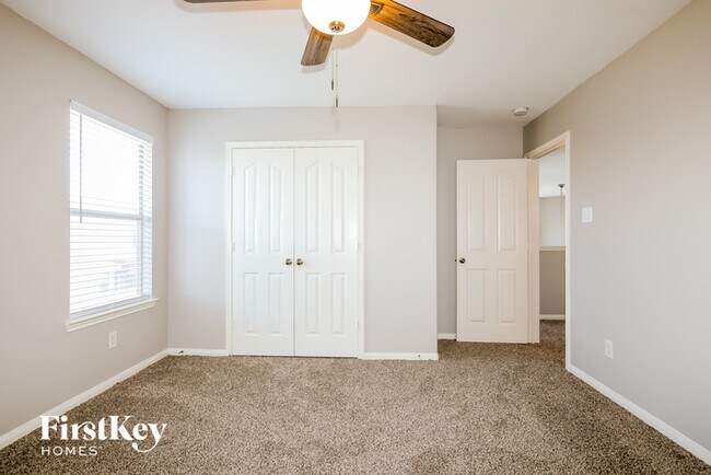 Building Photo - 10047 Arcadian Spgs Ln