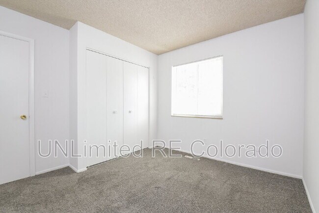 Building Photo - 8473 W Center Ave