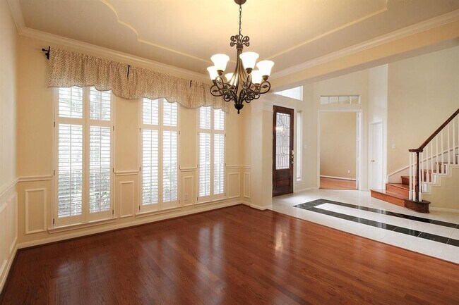 Building Photo - 18811 Cypress Chateau Dr
