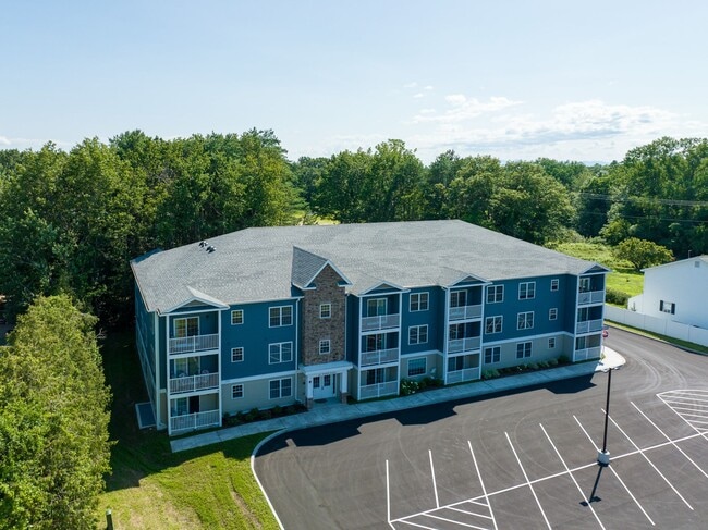 Building Photo - 1 bed, 1 bath independent senior living (55+ years of age) heat, hot water, & electricity include...