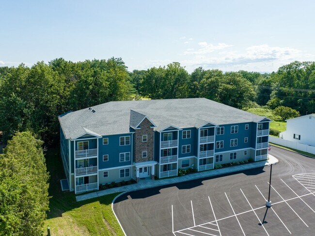 Building Photo - 21 Pinecrest Dr