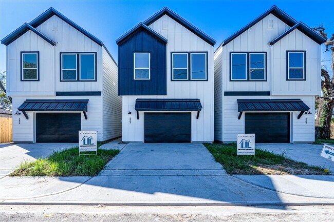 Building Photo - 5402 Margarita St