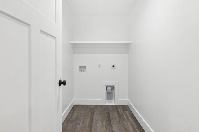 Building Photo - 4019 Cedar Fls Ln