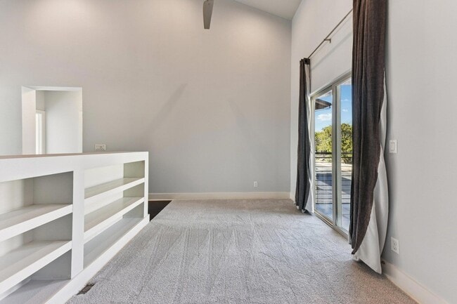 Building Photo - 8110 RANCH ROAD 2222