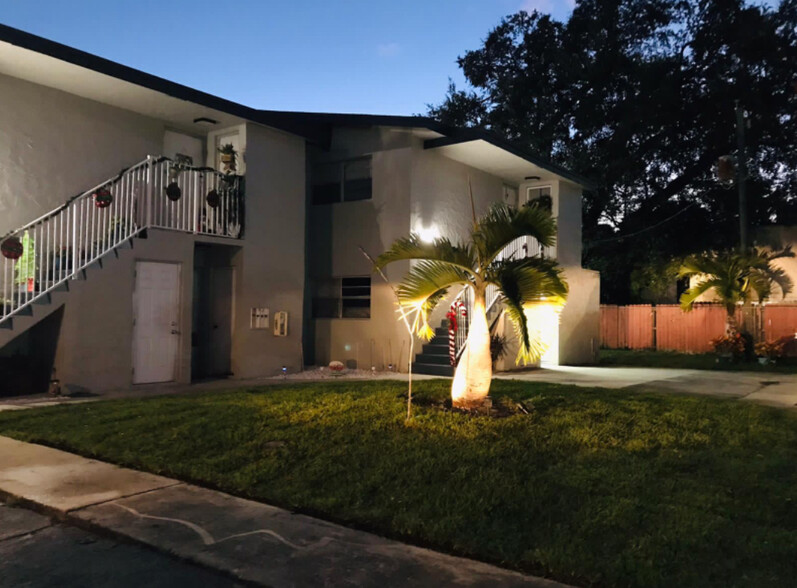 Building Photo - 3741 SW 60th Ave