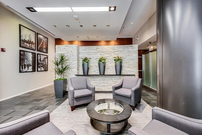 Building Photo - 520 S State St