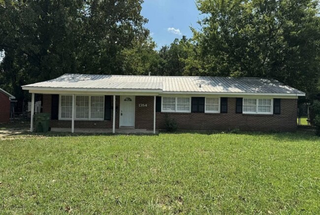 Primary Photo - 1384 Devonshire Dr