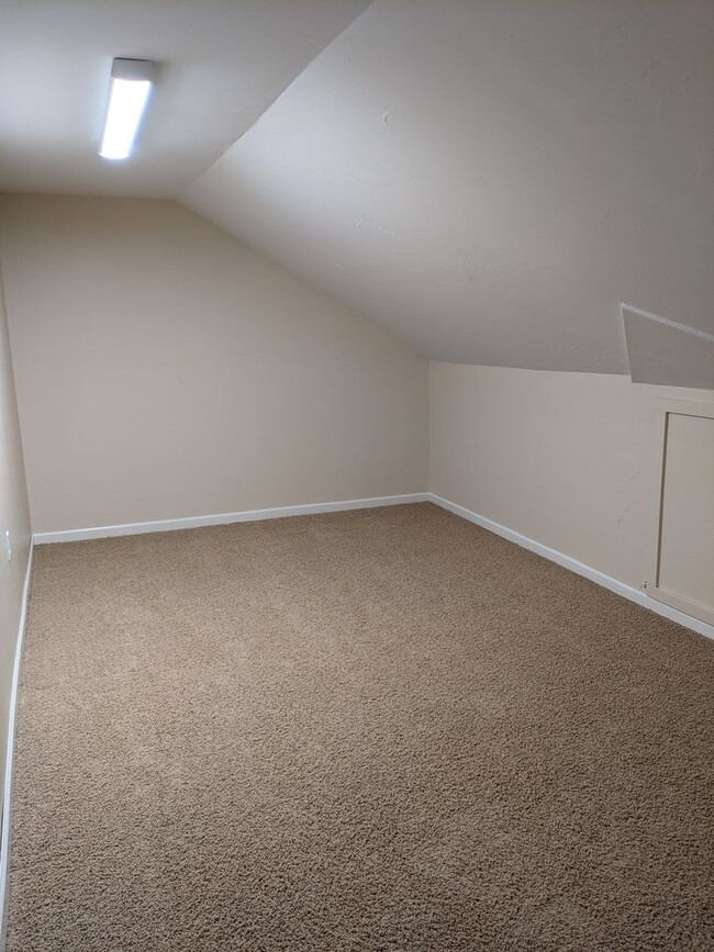 Building Photo - Beautiful 4-Bedroom, 2-Bath Plus Office In...