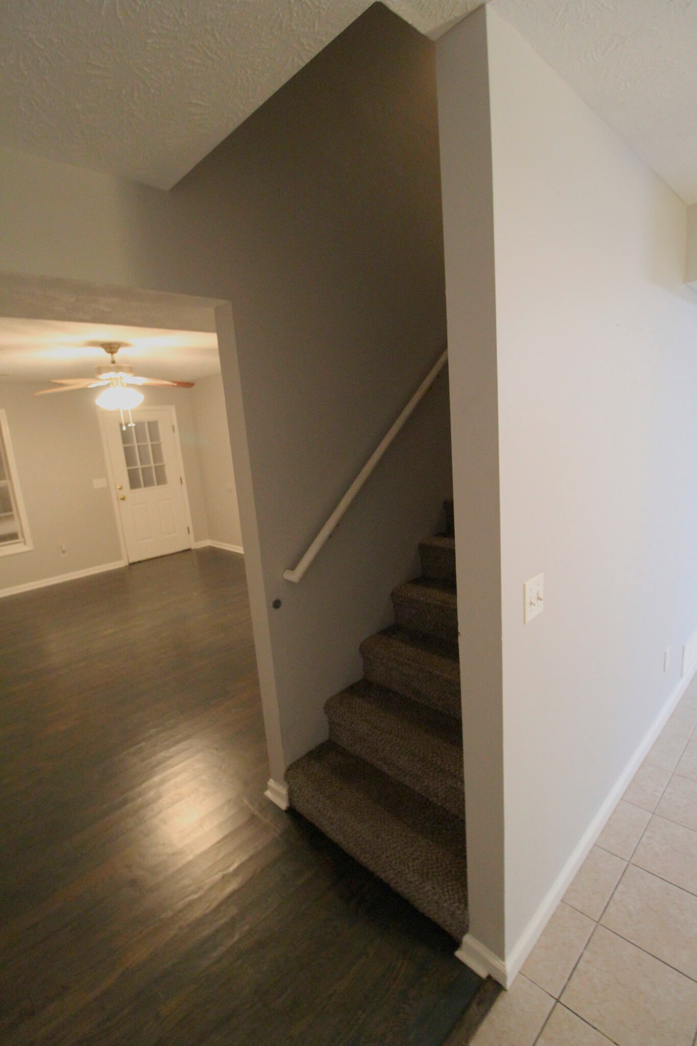 Building Photo - 561 Hampton Way