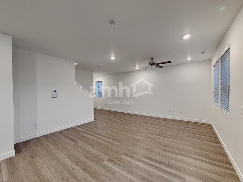 Building Photo - 8560 47th Pl NE